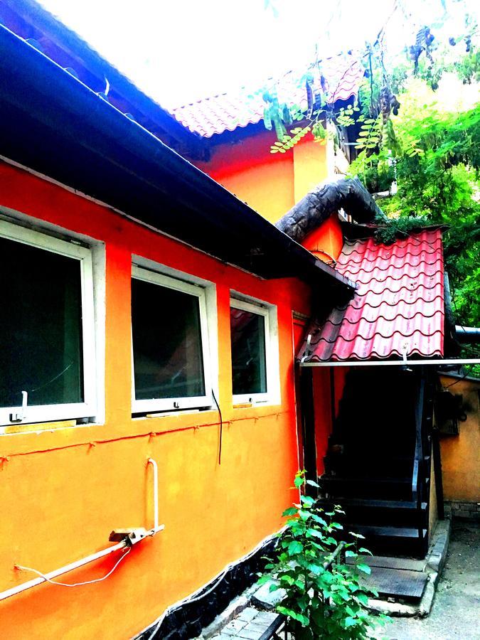 Apelsin Hostel Alma-Ata Buitenkant foto